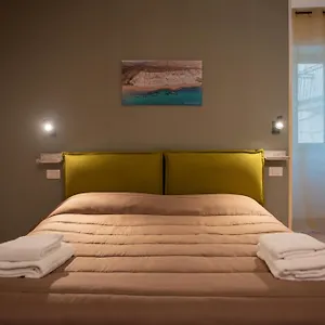 https://la-casetta-di-giorgio.sicilyhotelsitaly.net
